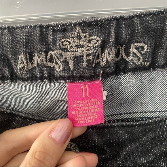 Y2K Grunge ALMOST Famous Distressed Bermuda Jean Shorts Size 11 Y2K Emo Low Rise - Picture 4 of 15